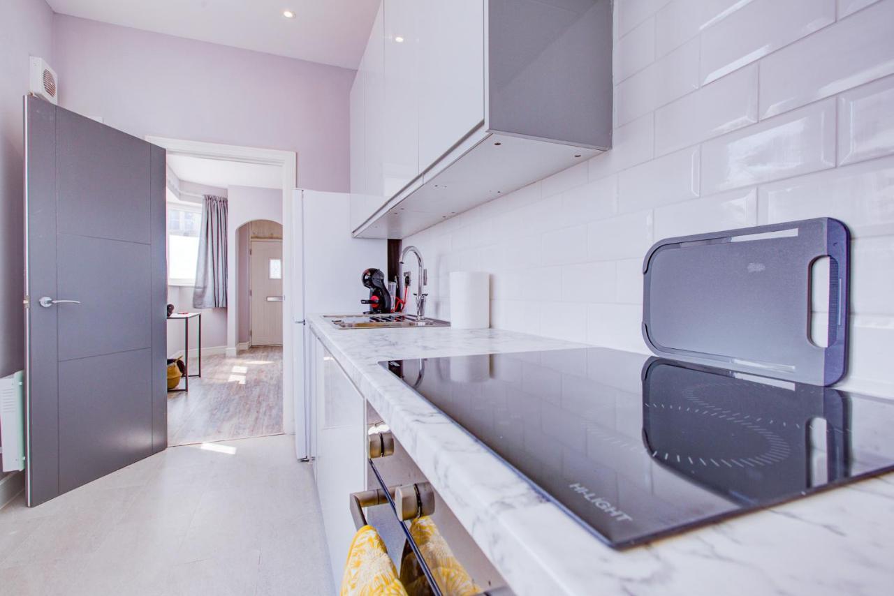 Spacious And Modern 1 Bed 1 Bath Apartment In The Heart Of 伊斯特布恩 外观 照片
