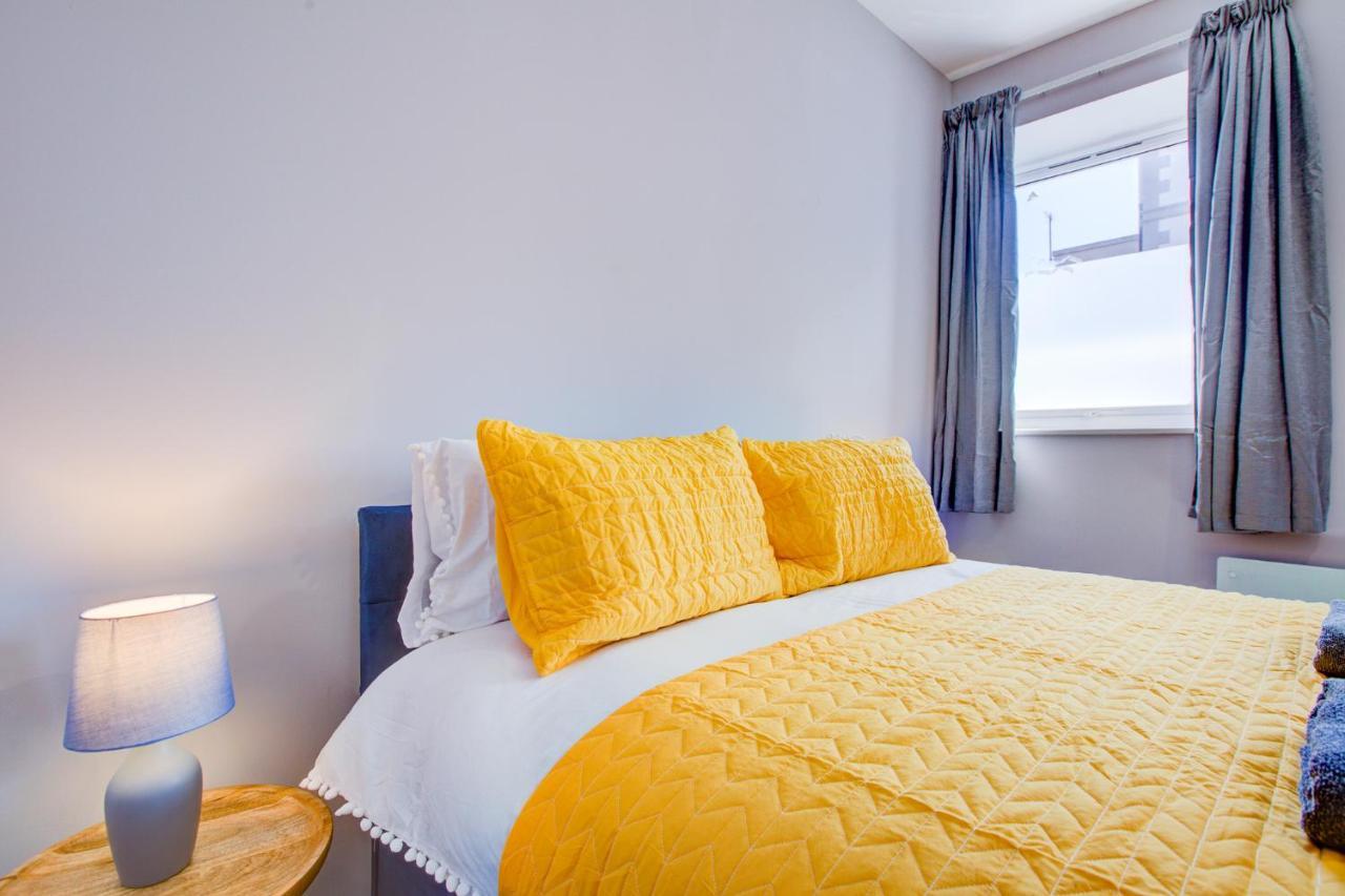 Spacious And Modern 1 Bed 1 Bath Apartment In The Heart Of 伊斯特布恩 外观 照片
